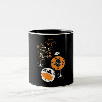 Caneca De Café Em Dois Tons Padrão de Pumpkin da Bruxa de Aranha Máscara Boo