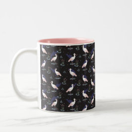 Caneca De Café Em Dois Tons Padrão Serene Stork Pond - Reflexões Elegantes