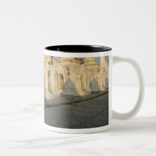 Caneca De Café Em Dois Tons Pagode Kuthodaw em Mandalay, conhecida como a
