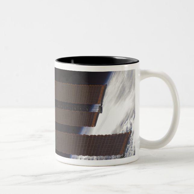 Caneca De Café Em Dois Tons Painel de matriz solar da Estação Espacial Interna (Direita)