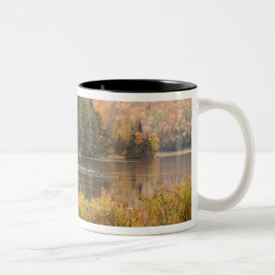 Caneca De Café Em Dois Tons Paisagem de outono com lago, Vermont, EUA 3