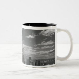 Caneca De Café Em Dois Tons Paisagem preta & branca da skyline da Nova Iorque
