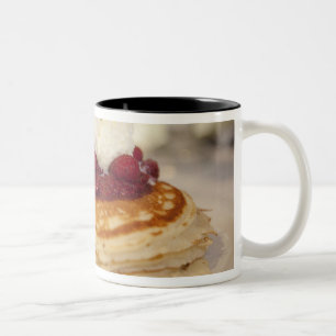 Caneca De Café Em Dois Tons Panquecas de framboesa