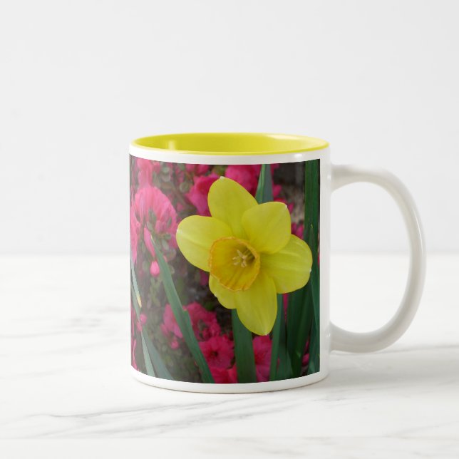 Caneca De Café Em Dois Tons Par de Daffodils Flores Rosa e Amarelo (Direita)