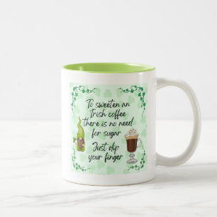 Caneca De Café Em Dois Tons Para Sweeten um Café Irlandês.