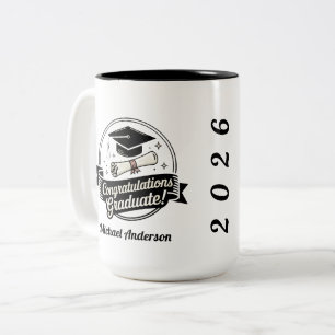 Caneca De Café Em Dois Tons Parabéns Retrô ao Graduado Crachá da Turma de 2026