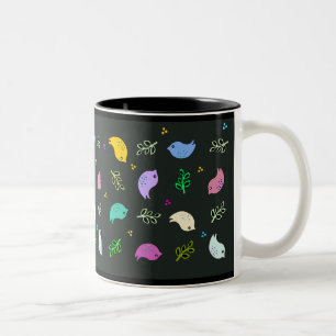 Caneca De Café Em Dois Tons Pássaros Coloridos Padrão em Preto
