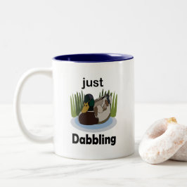 Caneca De Café Em Dois Tons Pato-real Acaba de Se Divertir na Festa da Piscina