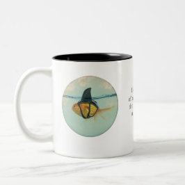 Caneca De Café Em Dois Tons Peixe Dourado com Confetes de Barbatana de Tubarão