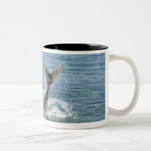 Caneca De Café Em Dois Tons Peixes que espirram no mar