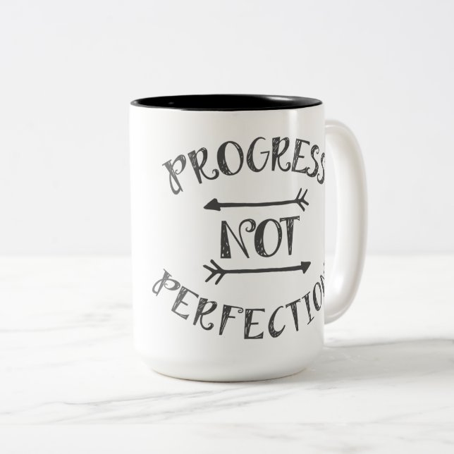 Caneca De Café Em Dois Tons Perfeição do progresso não DarkGrey no branco (Frente Esquerda)