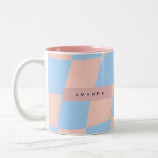 Caneca De Café Em Dois Tons Personalized Baby Blue and Peach Wavy Checkered (Esquerda)