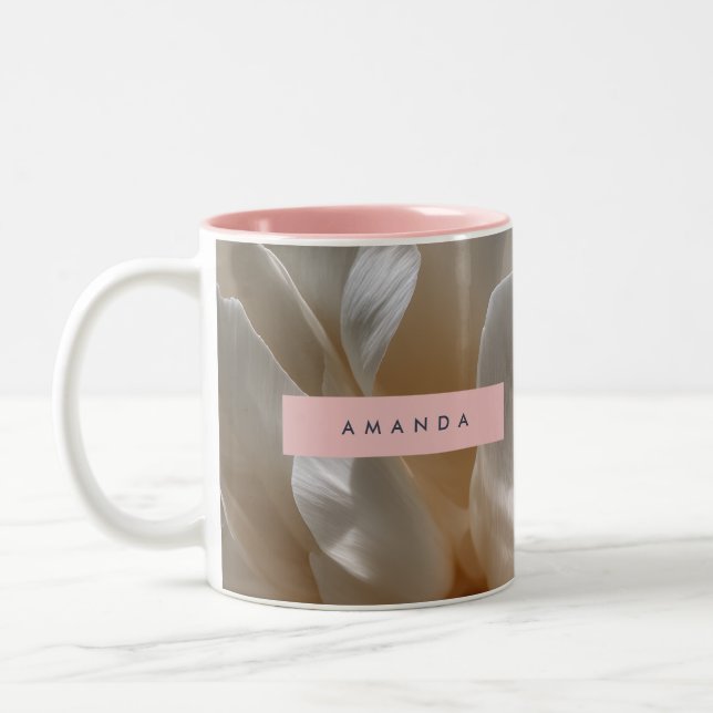 Caneca De Café Em Dois Tons Personalized Elegant White Peony Bloom (Esquerda)