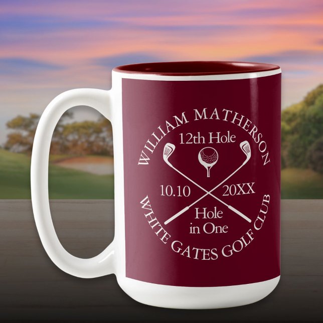 Caneca De Café Em Dois Tons Personalized Golf Hole in One Burgundy (Personalized Golf Hole in One Burgundy Two-Tone Coffee Mug)