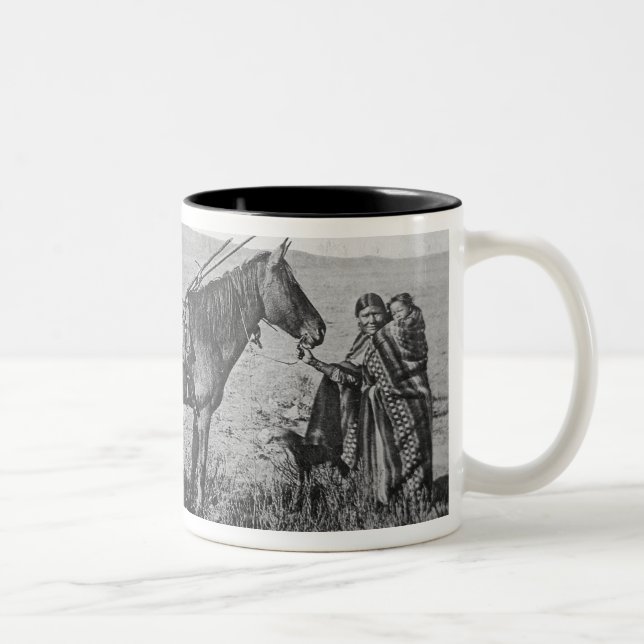 Caneca De Café Em Dois Tons Pessoas do Cree do nativo americano de Canadá (Direita)