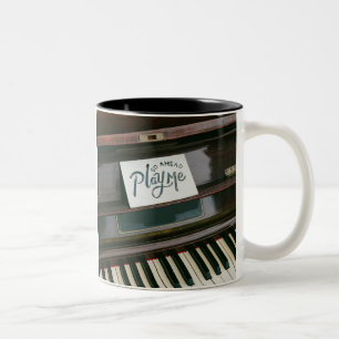 Caneca De Café Em Dois Tons Piano bonito