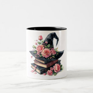 Caneca De Café Em Dois Tons Pilha De Chapéus De Bruxas Com Rosas Rosa