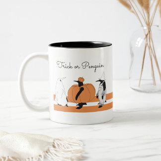 Caneca De Café Em Dois Tons Pinguim de Abóbora Personalizado Funny Halloween