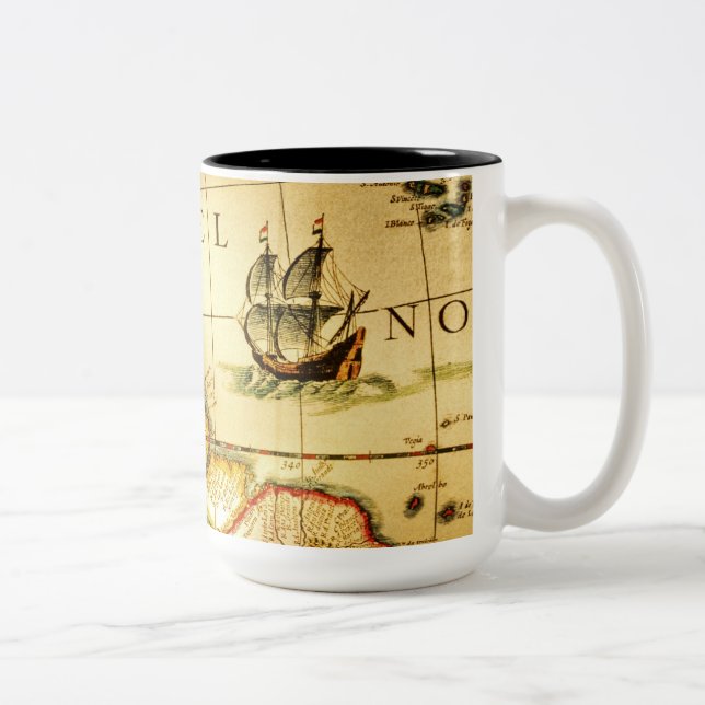 Caneca De Café Em Dois Tons Pirata Dourada do mapa do tesouro (Direita)
