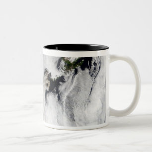 Caneca De Café Em Dois Tons Pluma do vulcão Okmok, Ilhas Aleutas
