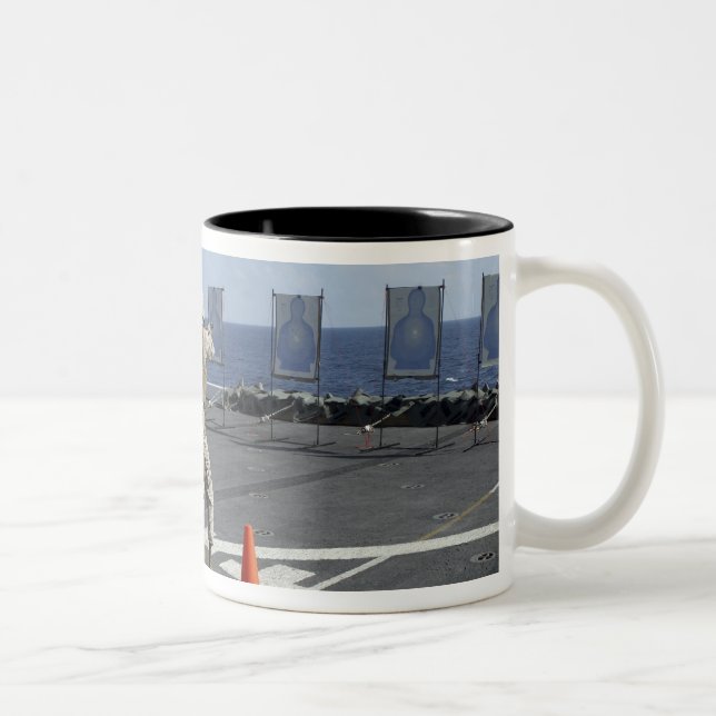 Caneca De Café Em Dois Tons Polícia militar treina com Berretta M9 (Direita)