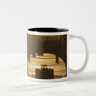 Caneca De Café Em Dois Tons Pont Neuf, Sena, pôr do sol, Paris, FrançaMuseu