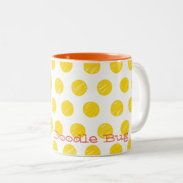 Caneca De Café Em Dois Tons Pontos desenhados à mão Nome personalizado Amarelo