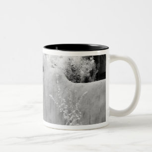 Caneca De Café Em Dois Tons Porta e entrada típica de adobe em Papais noeis F