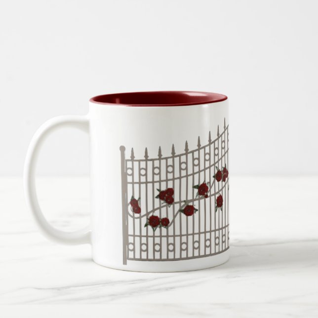 Caneca De Café Em Dois Tons Portão de Ferro Dark Romance com Rosas (Esquerda)