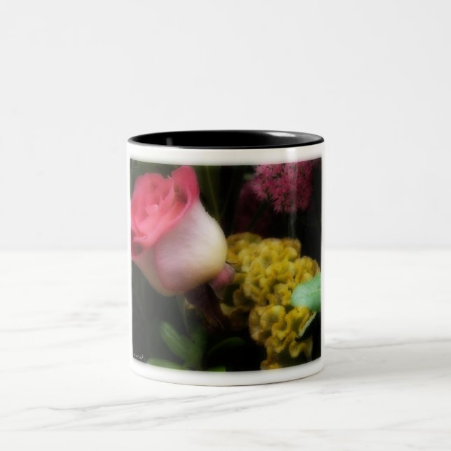 Caneca De Café Em Dois Tons Pouco romance (Centro)