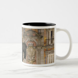 Caneca De Café Em Dois Tons Praça Mayor com estátua de Filipe III, Madrid,