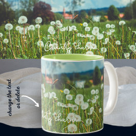 Caneca De Café Em Dois Tons Prado de verão com dandeliões
