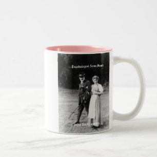 Caneca De Café Em Dois Tons Preservando a história das mulheres na psicologia