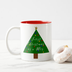 Caneca De Café Em Dois Tons Primeiro Natal como Sra. Personalizada