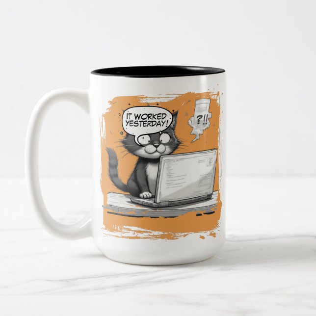 Caneca De Café Em Dois Tons Programmer Cat Humour Debugging is Catastrophic (Esquerda)