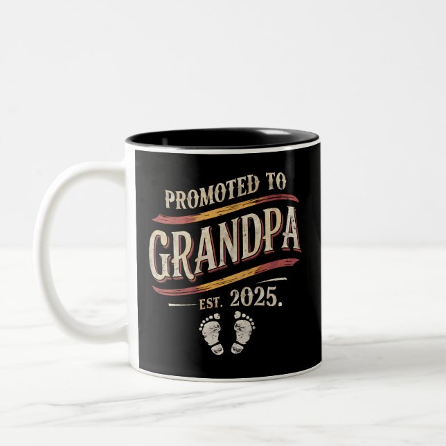 Caneca De Café Em Dois Tons Promovido Ao Avô 2025 Avô est 2025 (Esquerda)