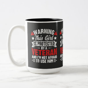 Caneca De Café Em Dois Tons Protegida Por Um Veterano Orgulhosa Filha De Veter