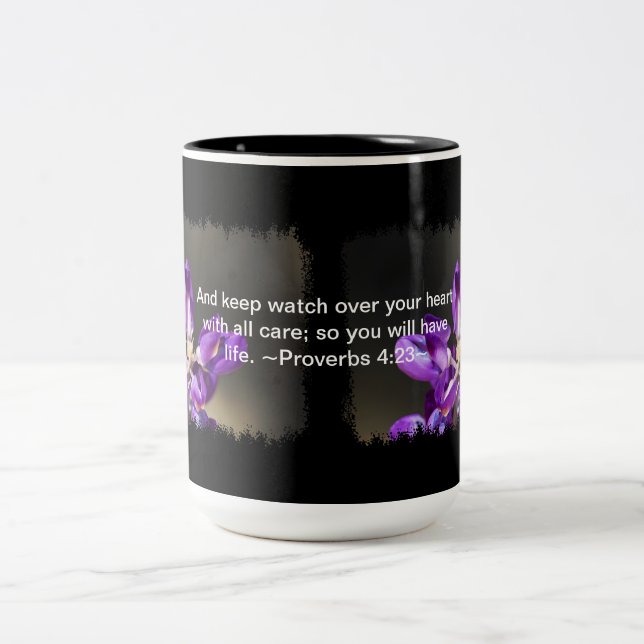 Caneca De Café Em Dois Tons Provérbios 4:23 (Centro)