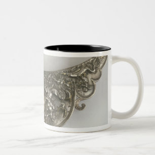 Caneca De Café Em Dois Tons Punho de uma placa que mostra o nascimento de