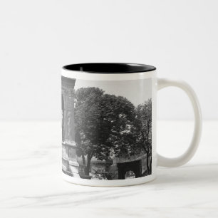 Caneca De Café Em Dois Tons Quadrado e fonte dos Innocents, 1547