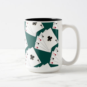 Caneca De Café Em Dois Tons Quatro placas tocando canetas