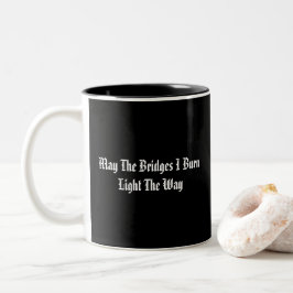 Caneca De Café Em Dois Tons Que As Pontes Que Queimar Luzes No Caminho