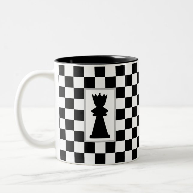 Caneca De Café Em Dois Tons Rainha Preta em Xadrez Preto e Branco (Esquerda)