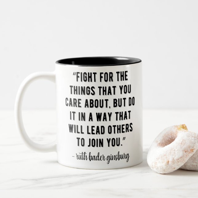 Caneca De Café Em Dois Tons RBG notório, aspas ruth bader ginsburg, RBG (Com Donut)
