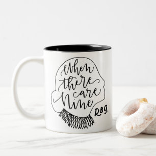 Caneca De Café Em Dois Tons RBG, Notório RBG, Quando Há Nove