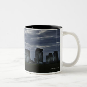 Caneca De Café Em Dois Tons Reino Unido, Stonehenge, vista cénico no alvorece
