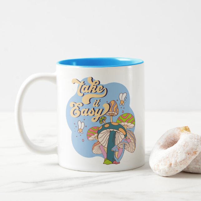 Caneca De Café Em Dois Tons Relaxe – Cogumelo Psicodélico Retro (Com Donut)