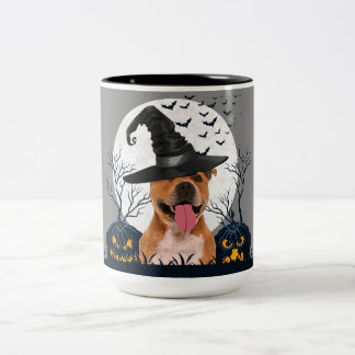 Caneca De Café Em Dois Tons Remendo da abóbora do Dia das Bruxas do pitbull