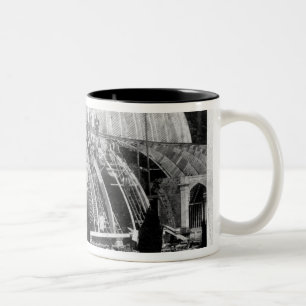 Caneca De Café Em Dois Tons Reparos do fazer ao grande conservatório em Chats
