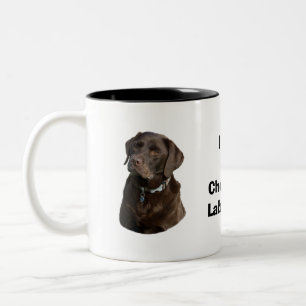 Caneca De Café Em Dois Tons Retrato da foto do cão de Labrador do chocolate
